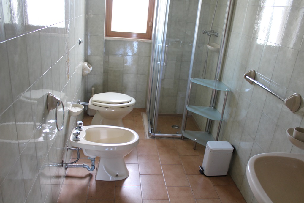 Appartamento quadrilocale Petraroli Porto Cesareo bagno